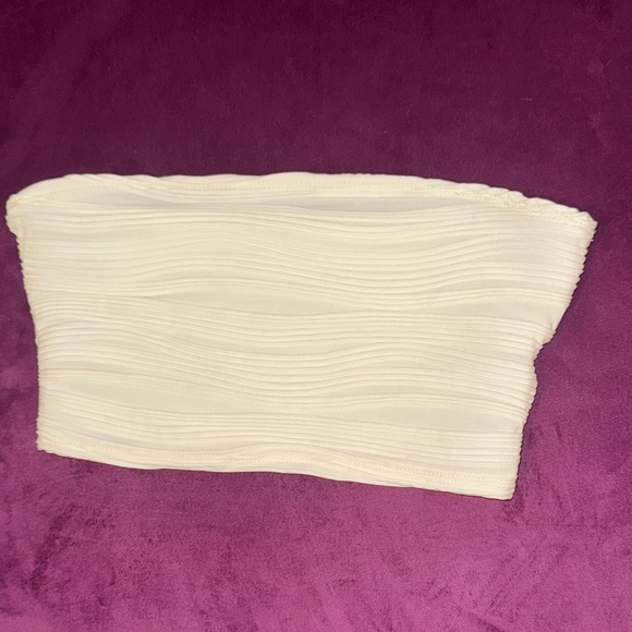 SHEIN Tops - SHEIN women’s XS white Cream Strapless tube Top cropped sleeveless shirt size XS
